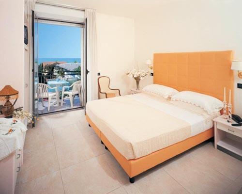 Hotel Ducale Cattolica Esterno foto